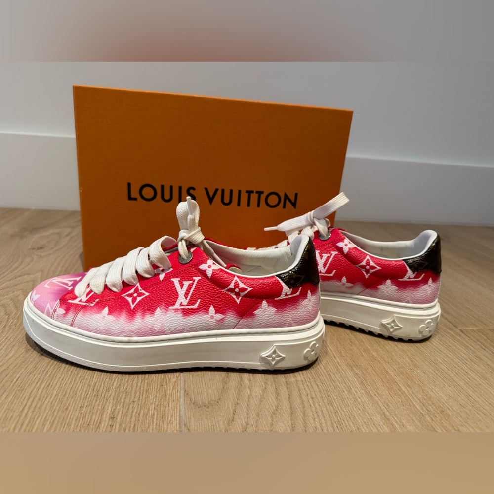 Louis Vuitton Escale Time Out Sneaker